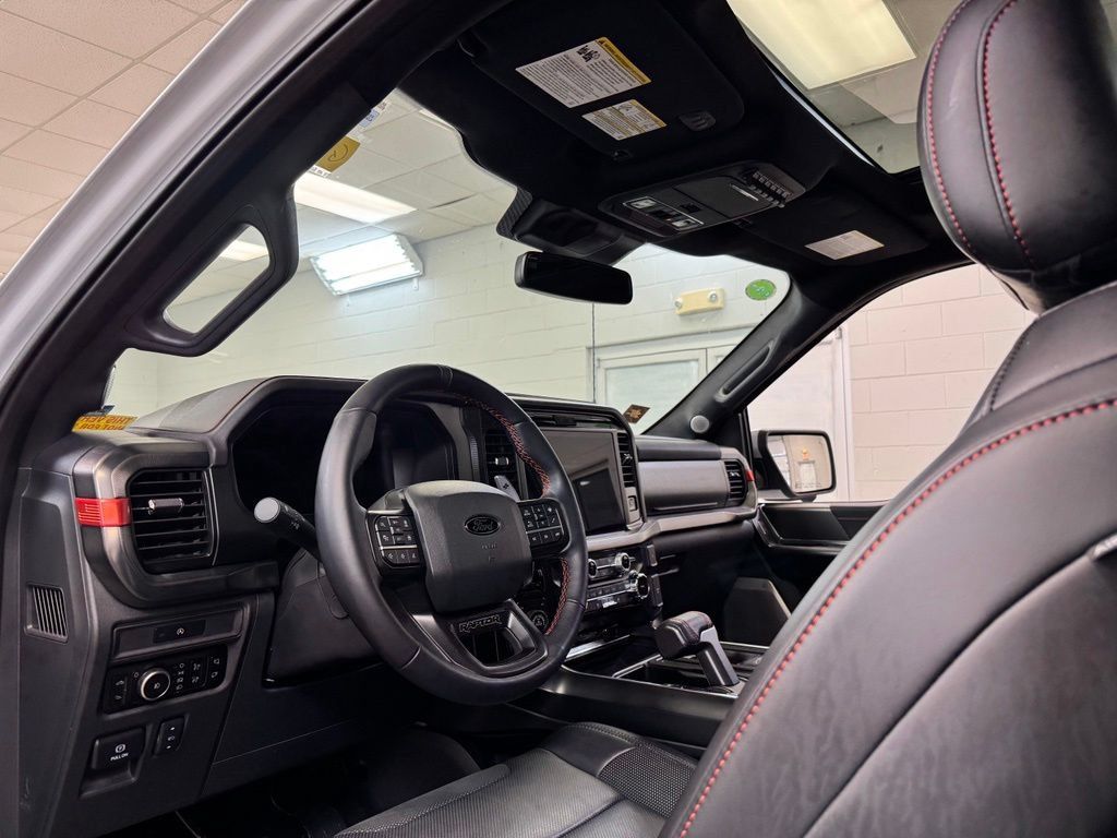 Used 2025 Ford F150 Raptor AWD/4WD image 17