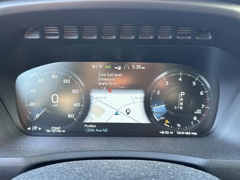 Used 2018 Volvo XC90 T6 Momentum w/ Convenience Package AWD/4WD image 13