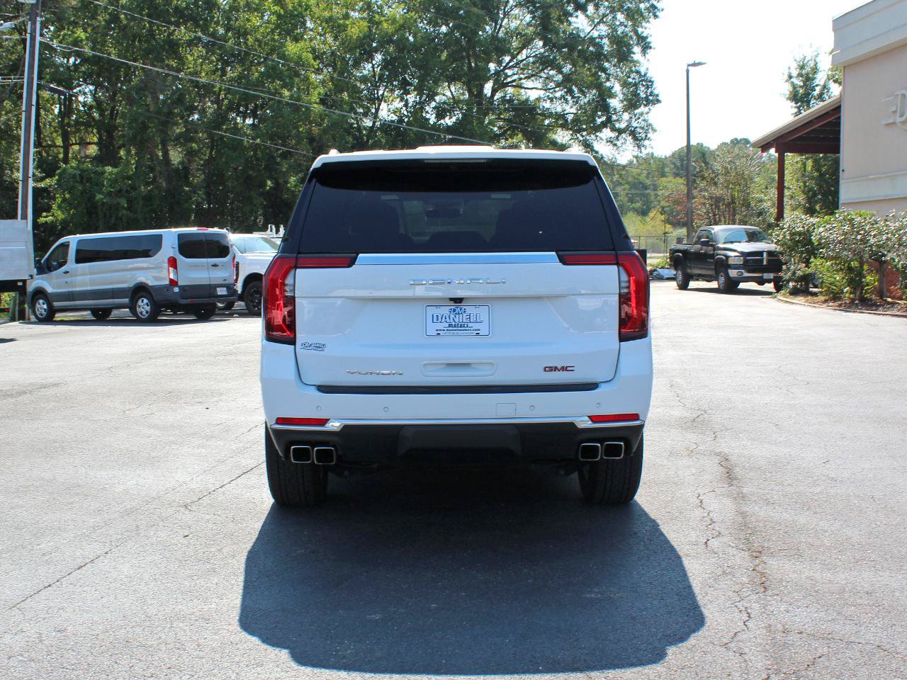 Used 2025 GMC Yukon Denali AWD/4WD image 12