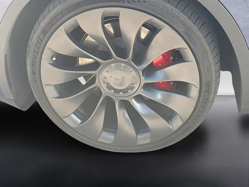 Used 2024 Tesla Model Y Performance AWD/4WD image 29