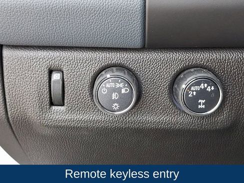 Used 2019 Chevrolet Colorado Z71 AWD/4WD image 9
