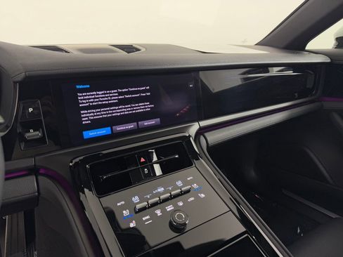 Certified 2025 Porsche Panamera image 25