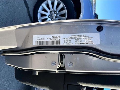 Used 2014 Chrysler 300 image 28