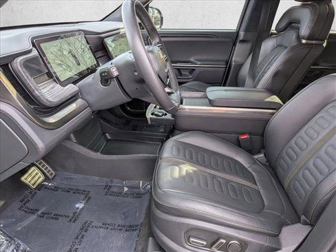 Used 2023 Rivian R1S Adventure image 11