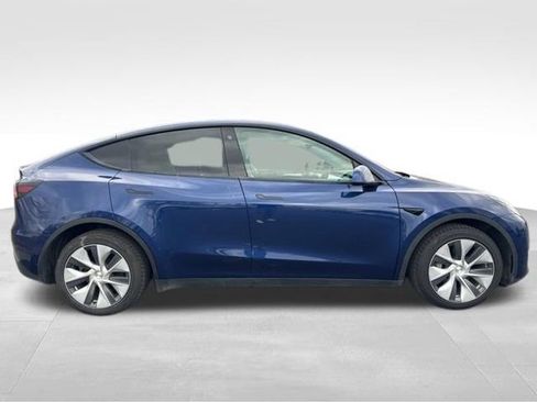 Used 2023 Tesla Model Y Long Range image 9