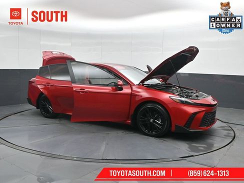 Used 2025 Toyota Camry SE image 59