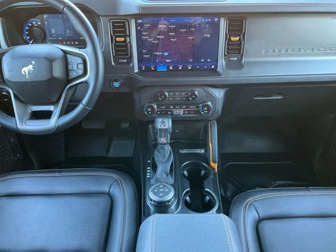 Used 2024 Ford Bronco Badlands image 12