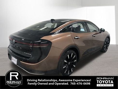 Used 2023 Toyota Crown Platinum image 6