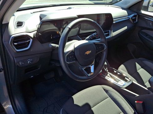 Used 2026 Chevrolet TrailBlazer LT w/ LT Cold Weather Package FWD image 26