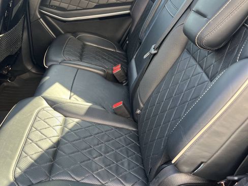 Used 2013 Mercedes-Benz GL 550 4MATIC image 20