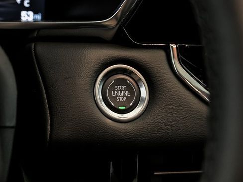 New 2026 GMC Canyon Elevation w/ Convenience Package image 12