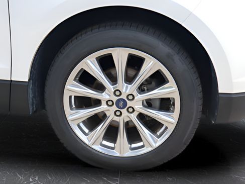 Used 2017 Ford Edge Titanium w/ Equipment Group 301A FWD image 11