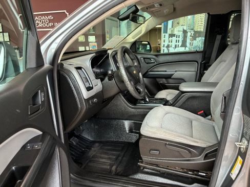 Used 2019 Chevrolet Colorado W/T RWD image 13