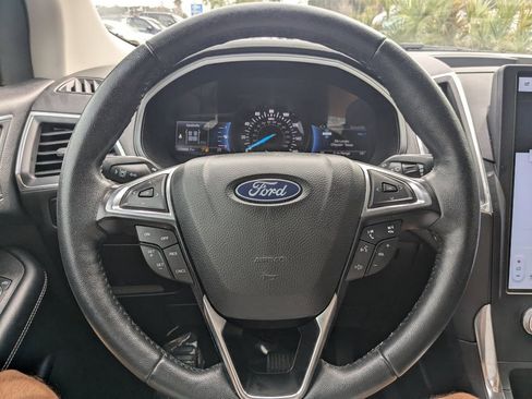 Used 2022 Ford Edge Titanium image 27