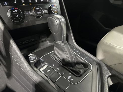 Used 2019 Volkswagen Tiguan SE image 20