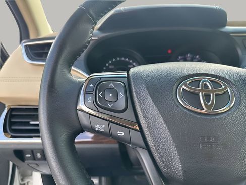 Used 2015 Toyota Avalon XLE Touring image 29