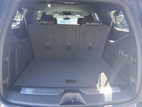 Certified 2025 Chevrolet Suburban Premier image 17