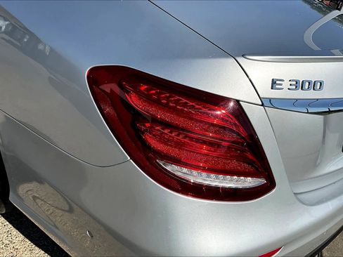 Used 2018 Mercedes-Benz E 300 image 27