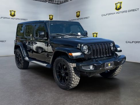 Used 2021 Jeep Wrangler Unlimited Sahara AWD/4WD image 7