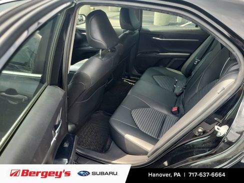 Used 2018 Toyota Camry SE w/ Moonroof Package FWD image 8