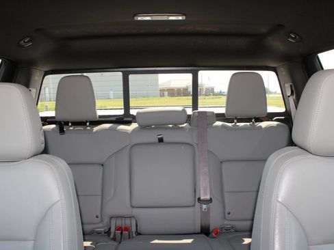 Used 2020 Chevrolet Silverado 1500 LTZ w/ LTZ Plus Package RWD image 12