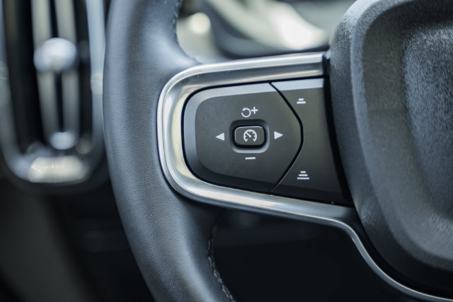 Certified 2024 Volvo XC40 B5 Plus w/ Climate Package AWD/4WD image 27