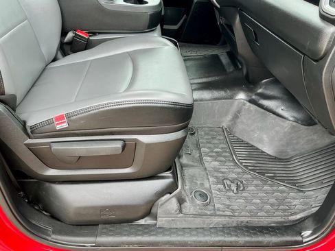 Used 2024 RAM 3500 Tradesman w/ Chrome Appearance Group image 23