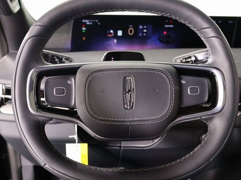 New 2025 Lincoln Navigator Reserve w/ Jet Appearance Package image 3