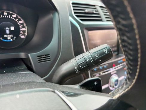 Used 2016 Ford Explorer Platinum AWD/4WD image 48