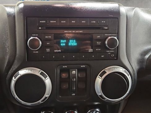 Used 2013 Jeep Wrangler Unlimited Sahara w/ Trailer Tow Group image 15