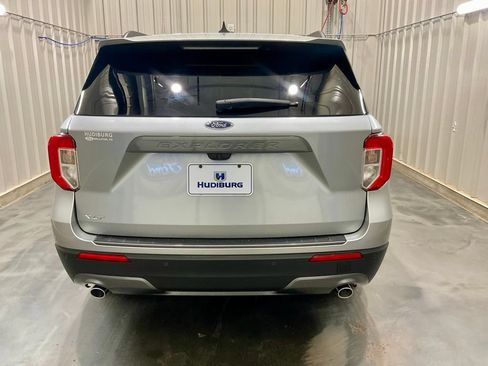 Used 2024 Ford Explorer XLT w/ Equipment Group 202A RWD image 25