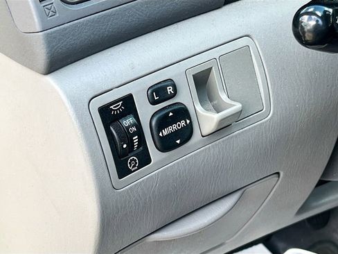 Used 2004 Toyota Corolla LE image 10