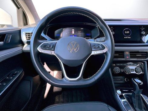 Used 2024 Volkswagen Taos SE image 11