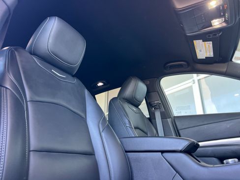 Certified 2025 Cadillac XT4 Premium Luxury FWD image 17