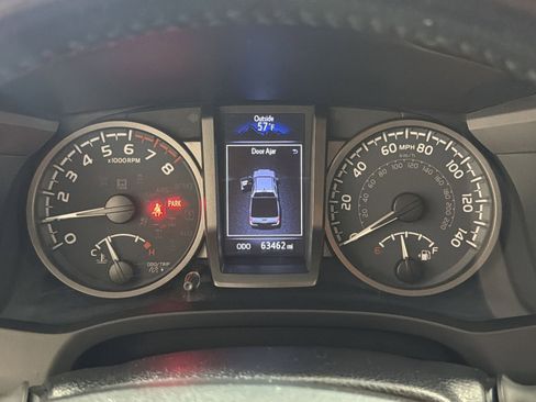 Used 2020 Toyota Tacoma TRD Off-Road image 17