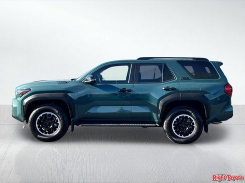 Certified 2025 Toyota 4Runner TRD Off-Road AWD/4WD image 4