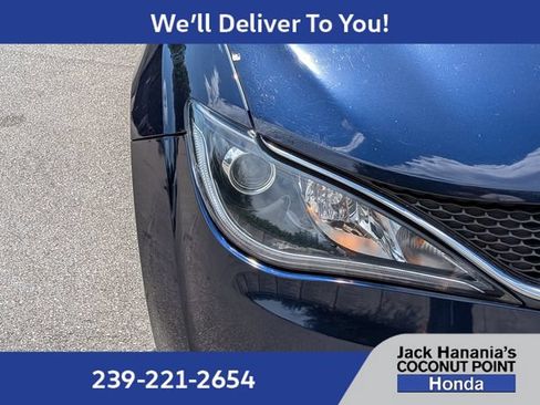 Used 2019 Chrysler Pacifica Touring-L Plus w/ Tire & Wheel Group FWD image 8