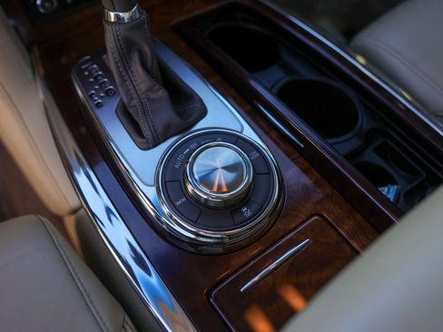 Used 2017 INFINITI QX80 4WD w/ Deluxe Technology Package image 22