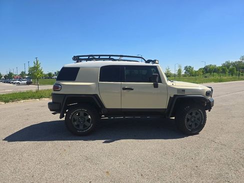 Used 2008 Toyota FJ Cruiser 4WD image 9