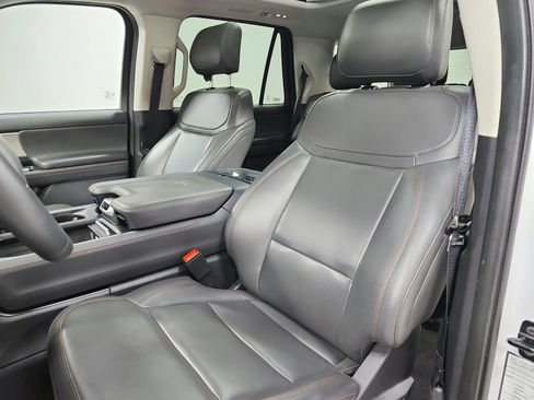 Used 2025 Ford Expedition Active AWD/4WD image 10