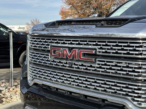 Used 2020 GMC Sierra 3500 Denali w/ Denali Ultimate Package image 11