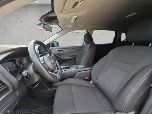 Used 2023 Nissan Rogue S image 19