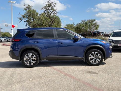 Used 2023 Nissan Rogue SV FWD image 4