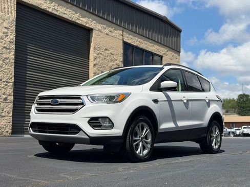 Used 2017 Ford Escape SE w/ Equipment Group 201A AWD/4WD image 42