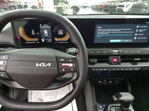Used 2025 Kia K4 LXS image 19