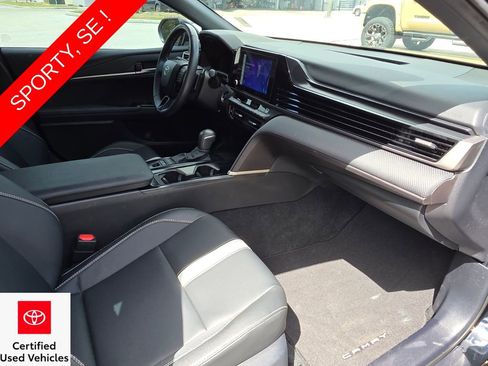 Certified 2025 Toyota Camry SE w/ Convenience Package image 13