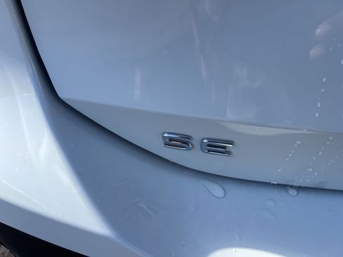 New 2026 Volkswagen Tiguan SE image 9