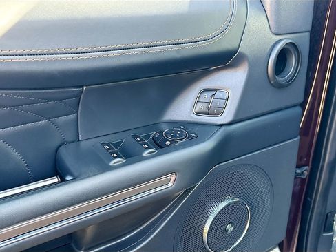 Used 2024 Ford Expedition Platinum image 18