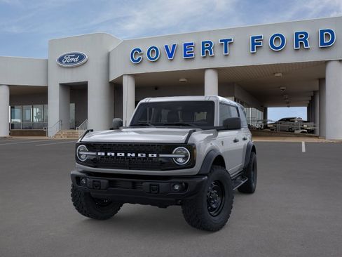 New 2026 Ford Bronco Badlands w/ Black Appearance Package AWD/4WD image 2