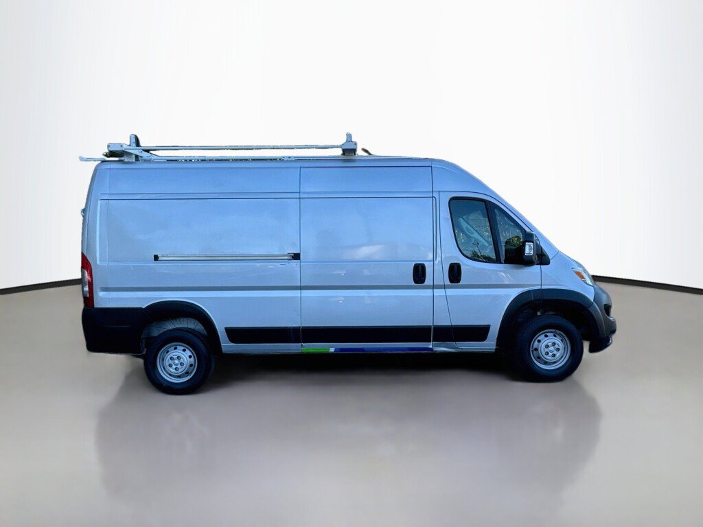 Used 2023 RAM ProMaster 2500 w/ Driver Convenience Group FWD image 8